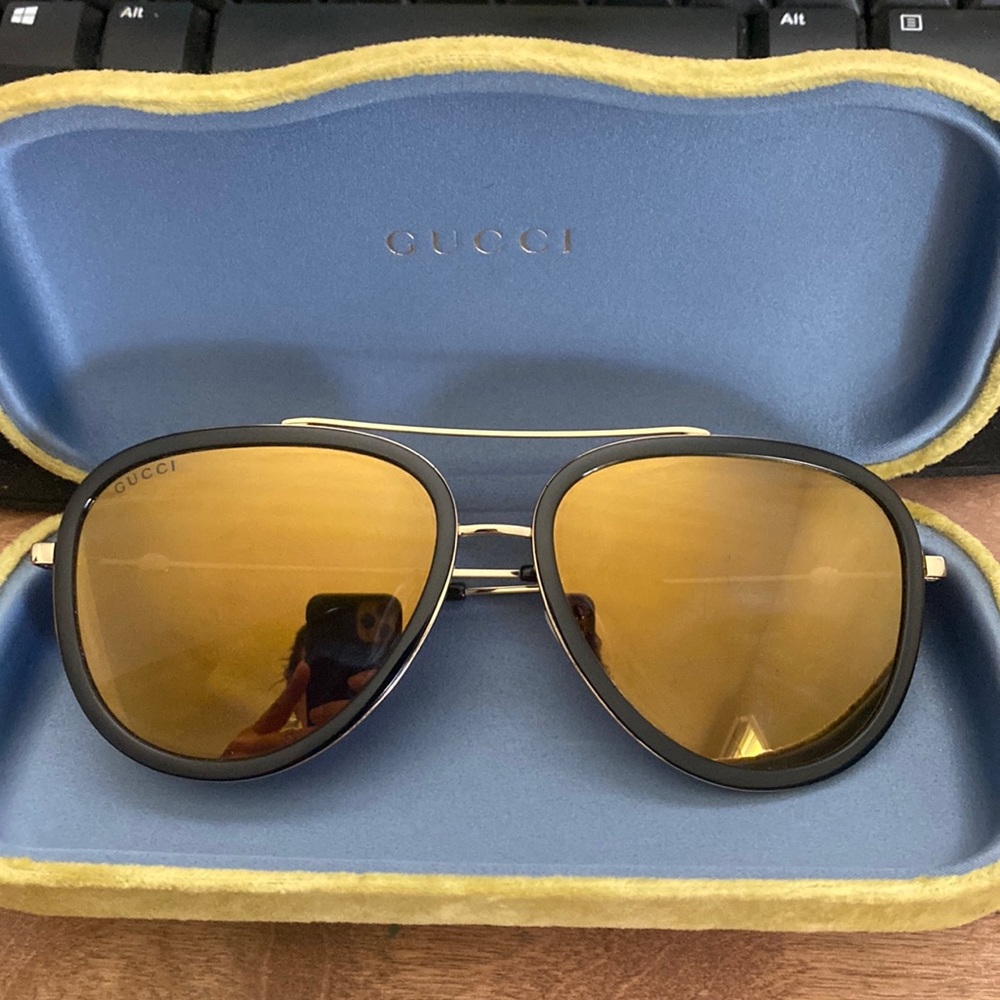 Womens authentic Gucci sunglasses